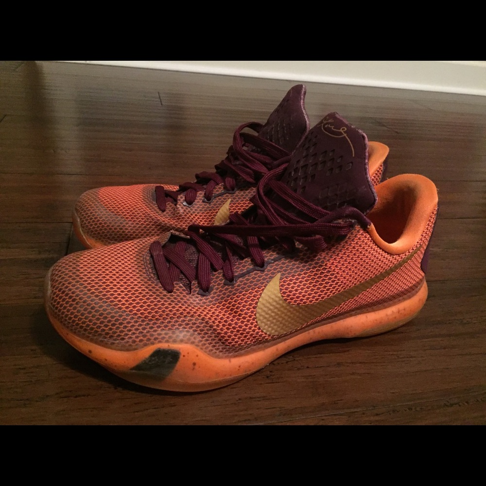 Kobe x (10) very good condition  Size 10.5